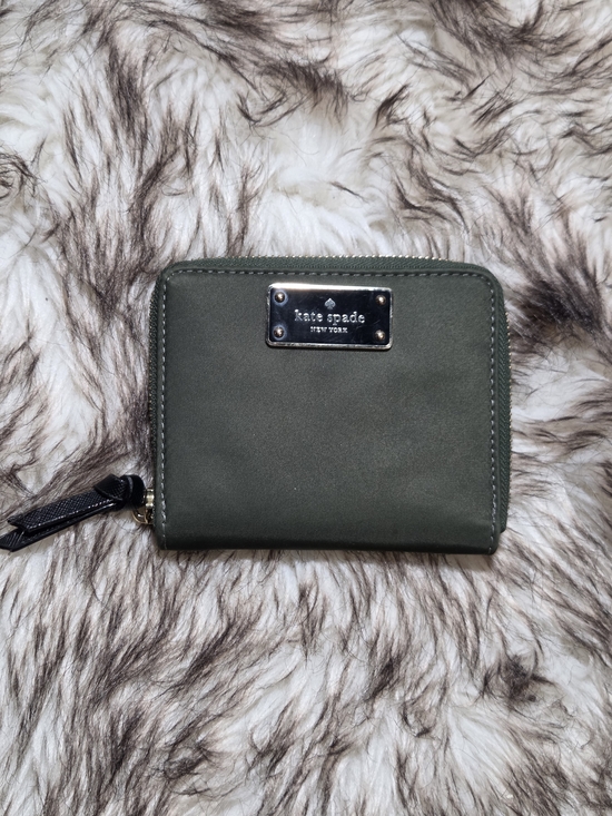 kate spade Handbags - Kate Spade Darci Wilson Road wallet in an evergreen nylon material.